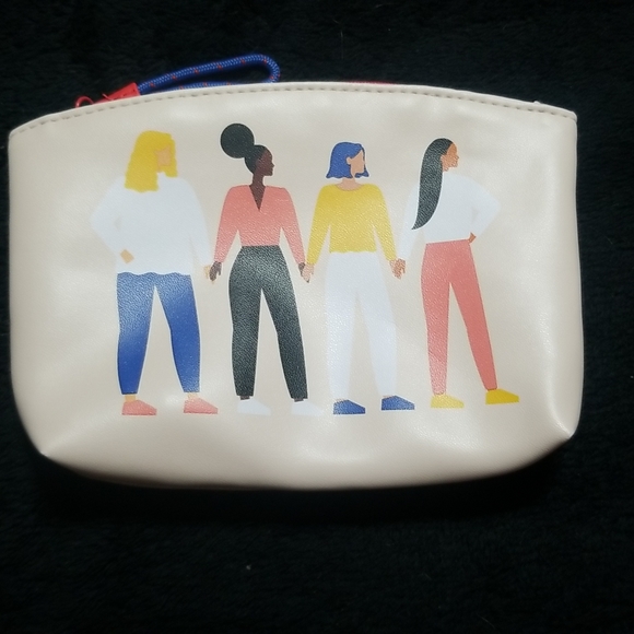 Deluxe Beauty Kit - Picture 2 of 5